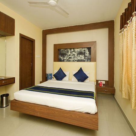 Oyo 460 Hotel Ivory Residency Колката Екстериор снимка