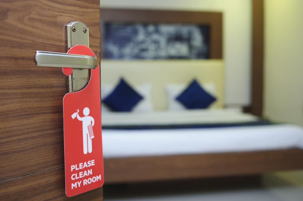 Oyo 460 Hotel Ivory Residency Колката Екстериор снимка