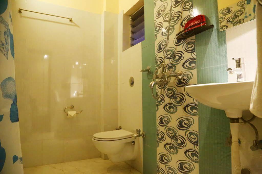 Oyo 460 Hotel Ivory Residency Колката Екстериор снимка