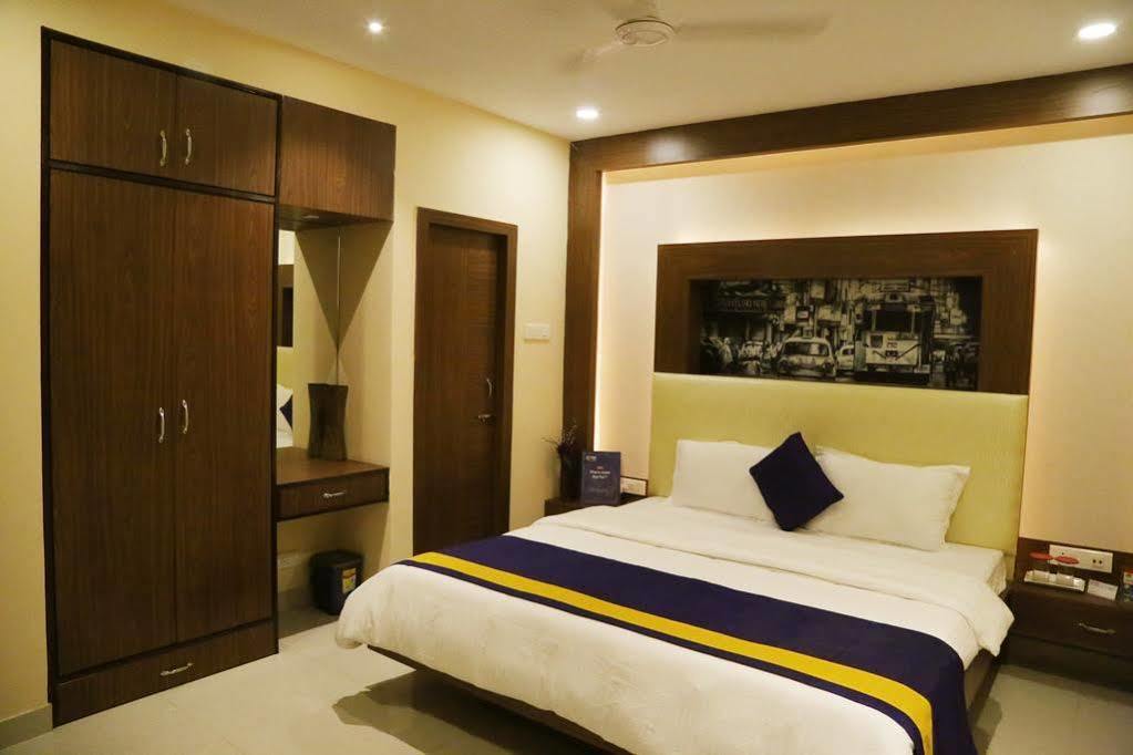 Oyo 460 Hotel Ivory Residency Колката Екстериор снимка